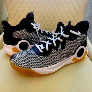 Brand new kd basketball shoes